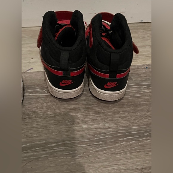 Nike shoes size 2Y (little kids) - Picture 3 of 4